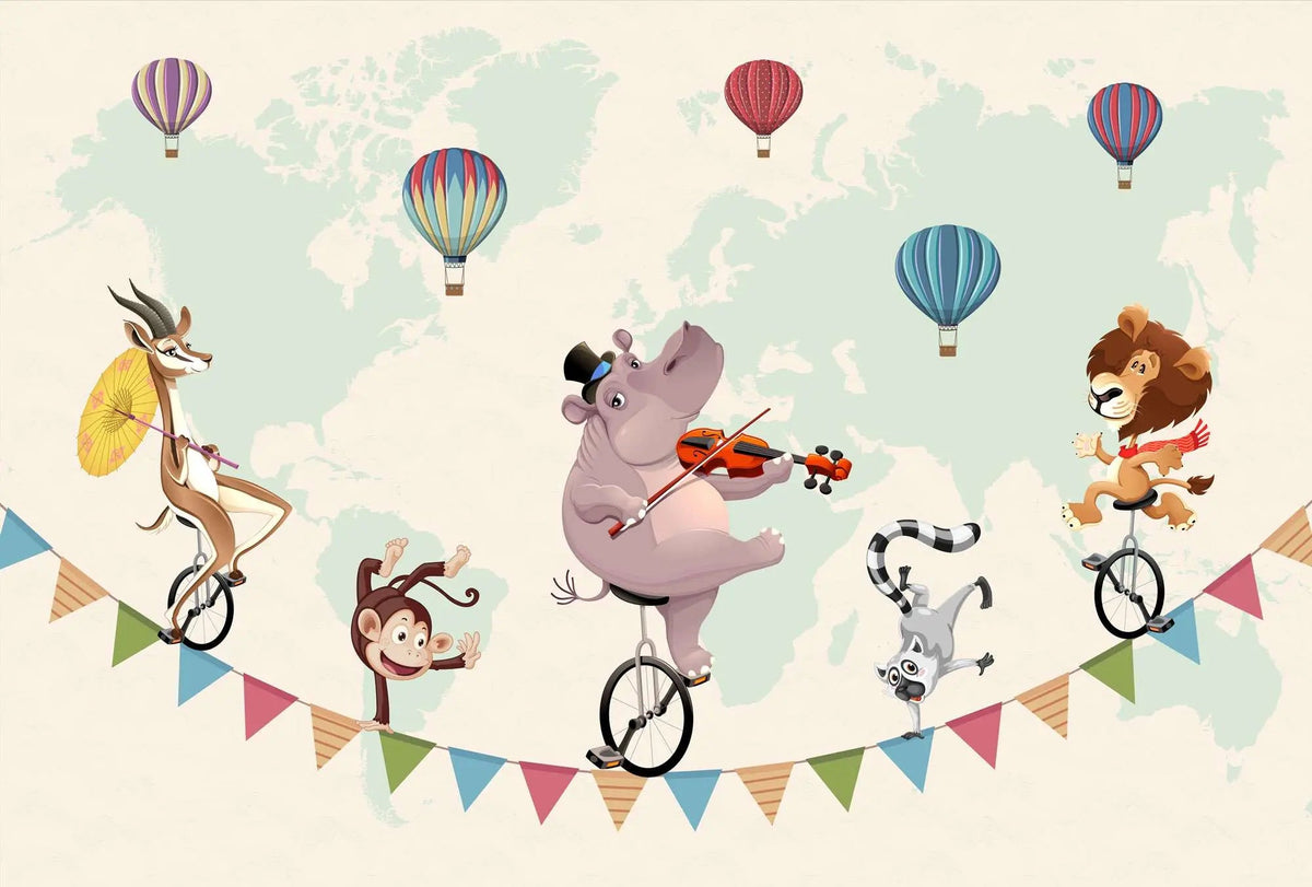 Tapet personalizat lumea animalelor pentru copii cu baloane cu aer cald si animale pe biciclete mergand pe un fir cu stegulete colorate pe fundalul hartii lumii circus map