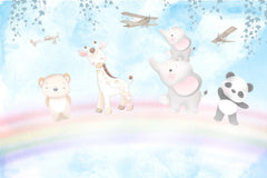 Tapet Personalizat Lumea Animalelor cu ursulet, panda, elefanti si girafa peste curcubeu printre avioane - FLYING RAINBOW