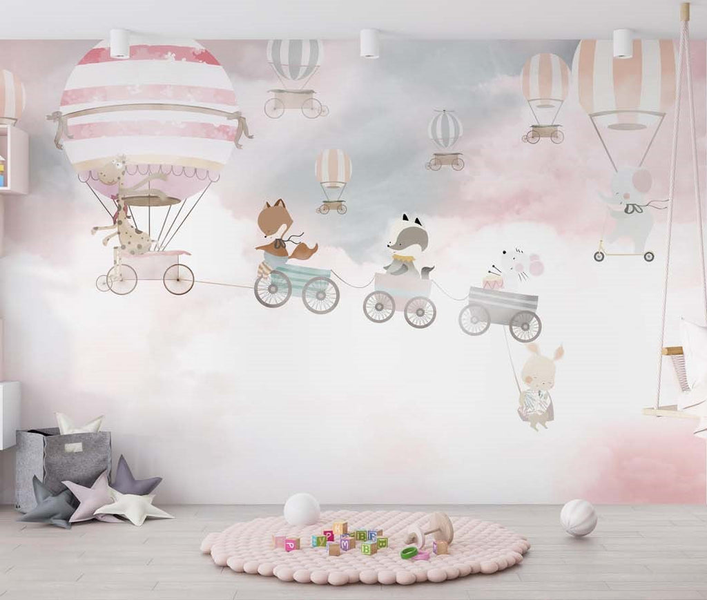 Tapet Personalizat Lumea Animalelor cu animale zburand in trenuletul balon pe cerul cu nori roz - PINK TRAIN FLIGHT