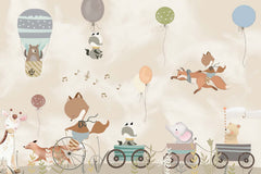 Tapet Personalizat Lumea Animalelor cu animale si vulpea zburatoare pe cerul bej cu baloane  - JOYFUL ANIMALS