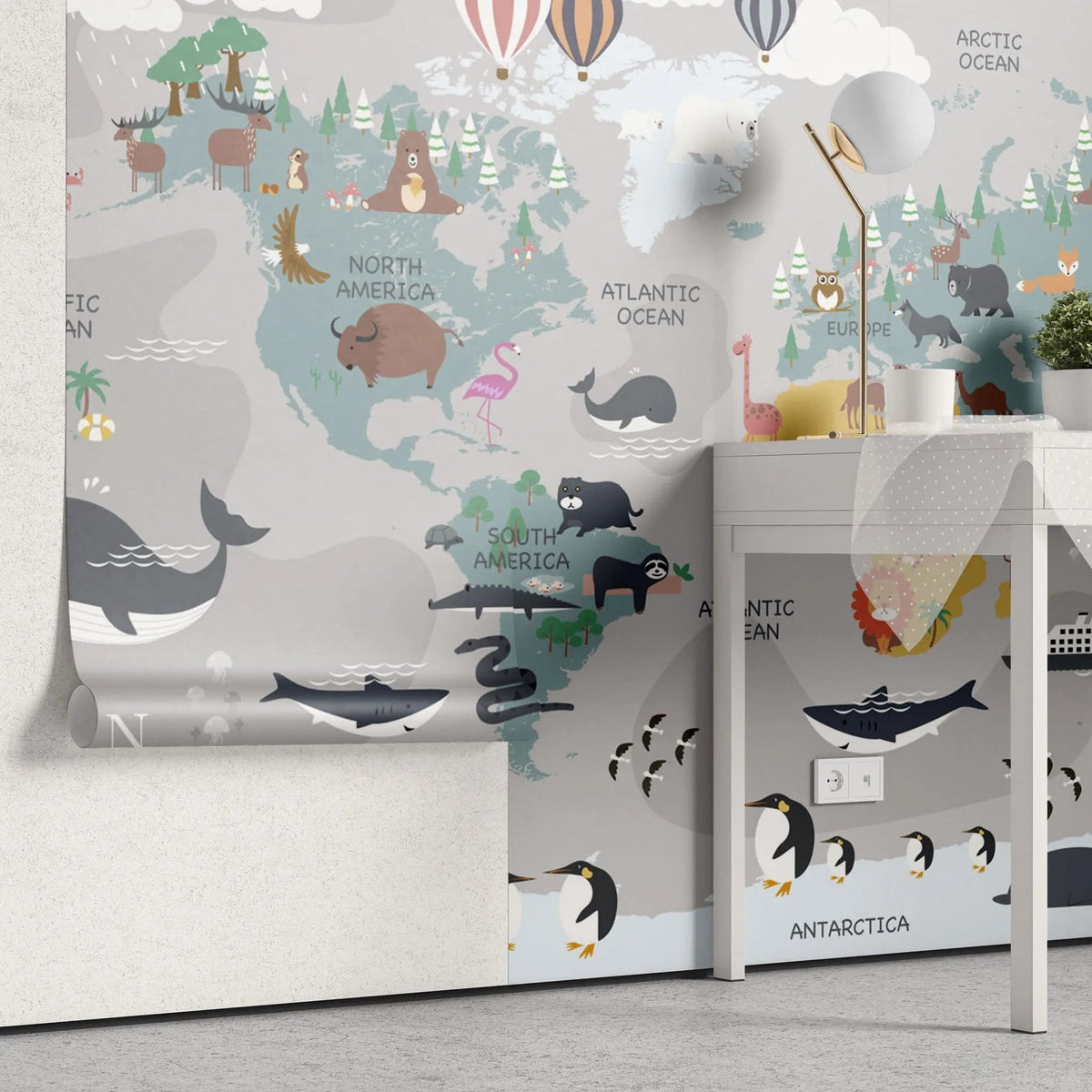 Tapet personalizat micii exploratori pentru copii cu harta lumii a animalelor animal's map