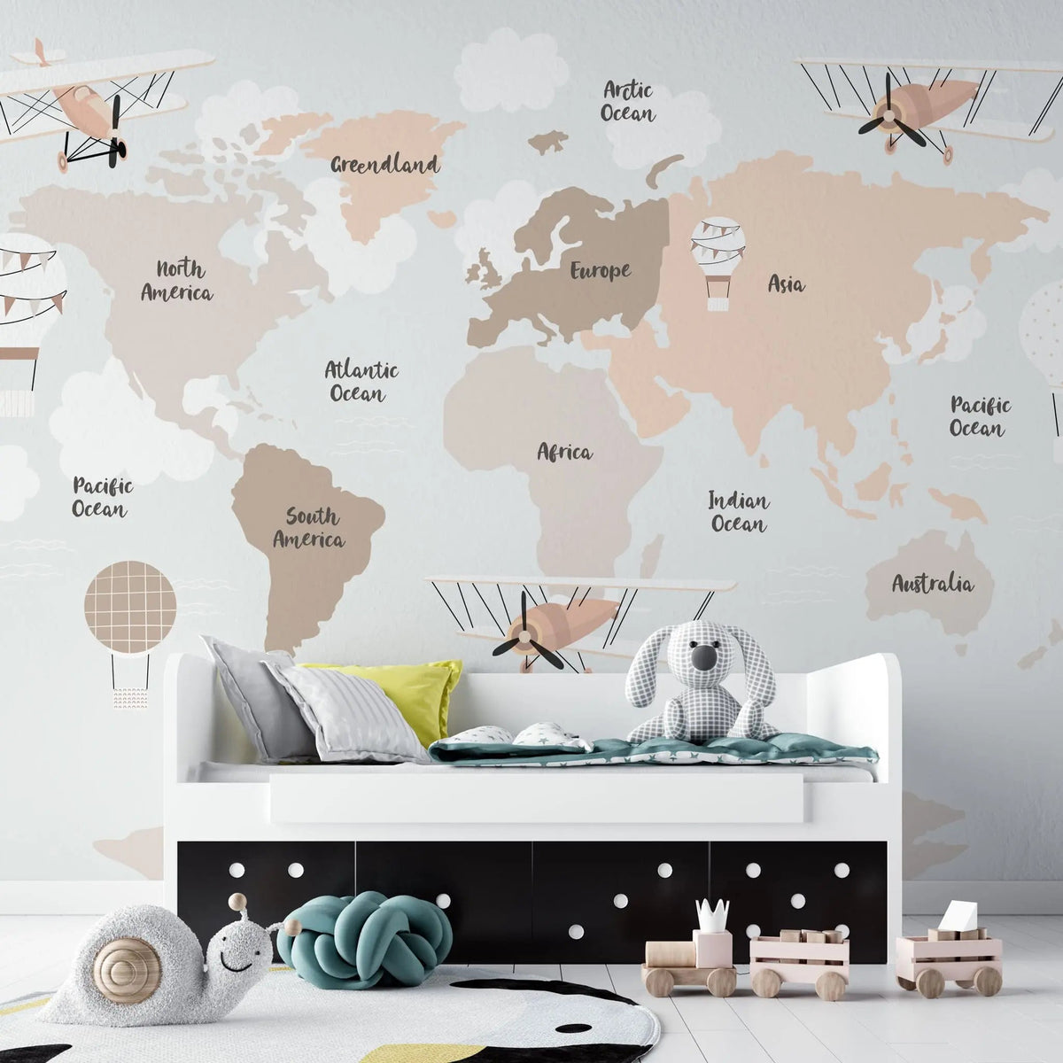 Tapet personalizat micii exploratori pentru copii cu harta lumii pe continente in culori calde pastel avioane si baloane cu aer cald flying continents