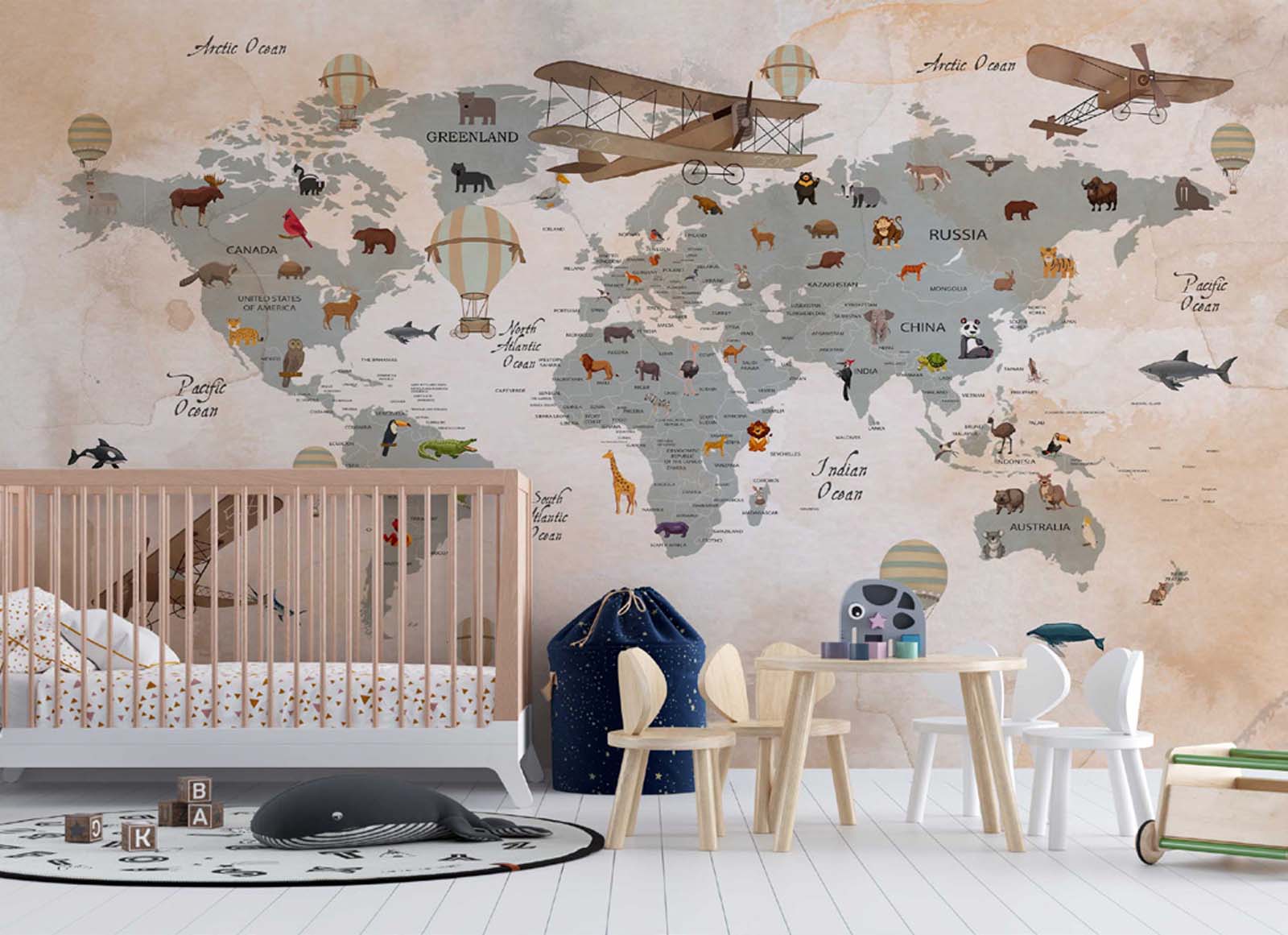 Tapet Personalizat Micii Exploratori cu harta lumii cu animale si avioane in stil vintage - VNTAGE PLANE MAP