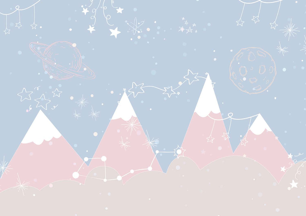Tapet Personalizat Inspiratie Scandinava pentru Copii cu munti roz, cer albastru, planete si constelatii - PINK STARRY MOUNTAINS