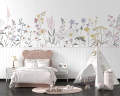 Tapet Personalizat Inspiratie Scandinava pentru Copii cu flori salbatice in nuante de roz si panou alb de lemn - WAINSCOT FLOWERS