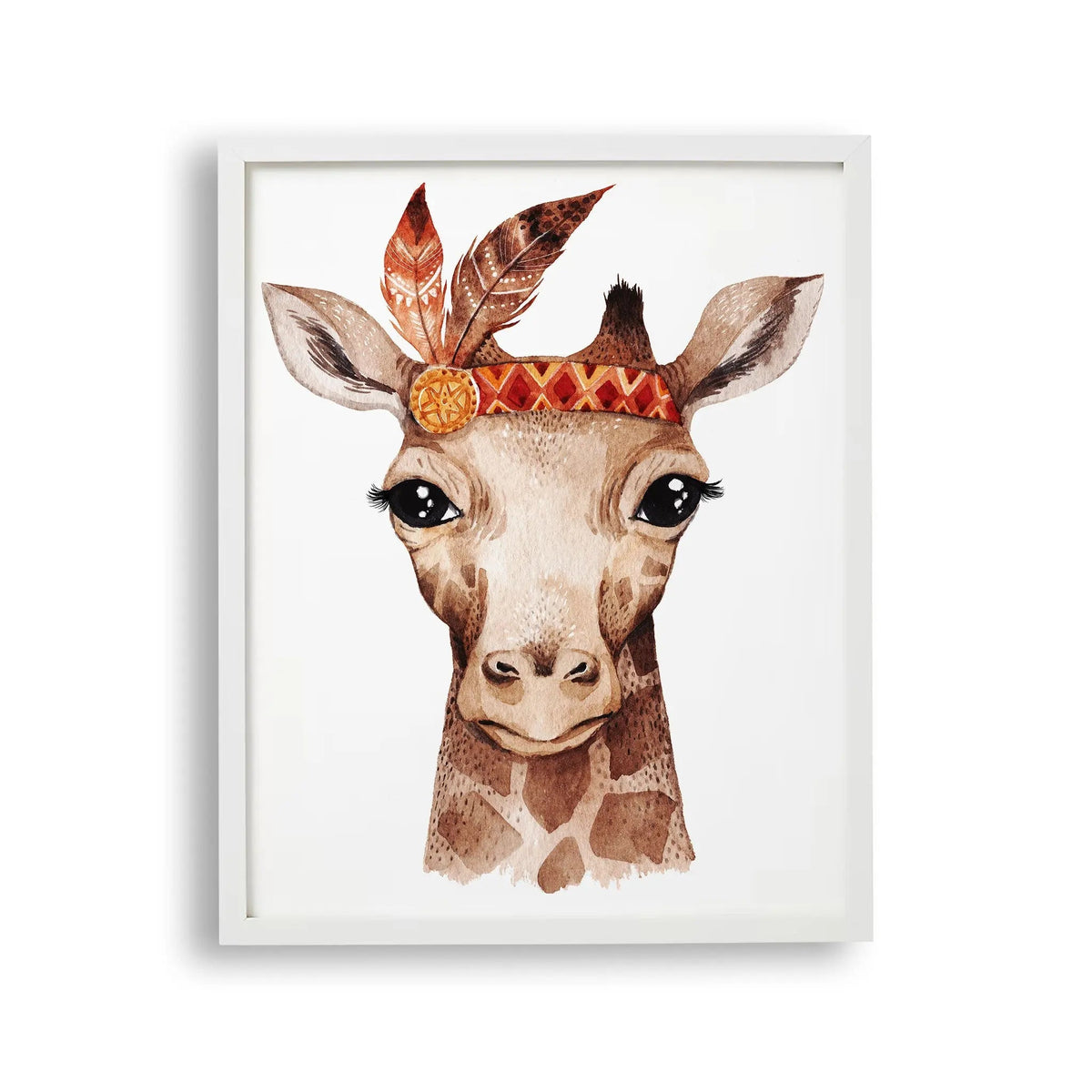 Tablou cu rama destinat copiilor care reprezinta un portret a unei girafe cu un design boho dragut cu pene giraffe portrait