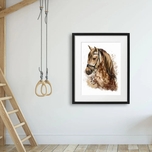 Tablou cu rama pentru copii care prezinta un portret impresionant al unui cal maro pictat cu acuarela acrylic equine