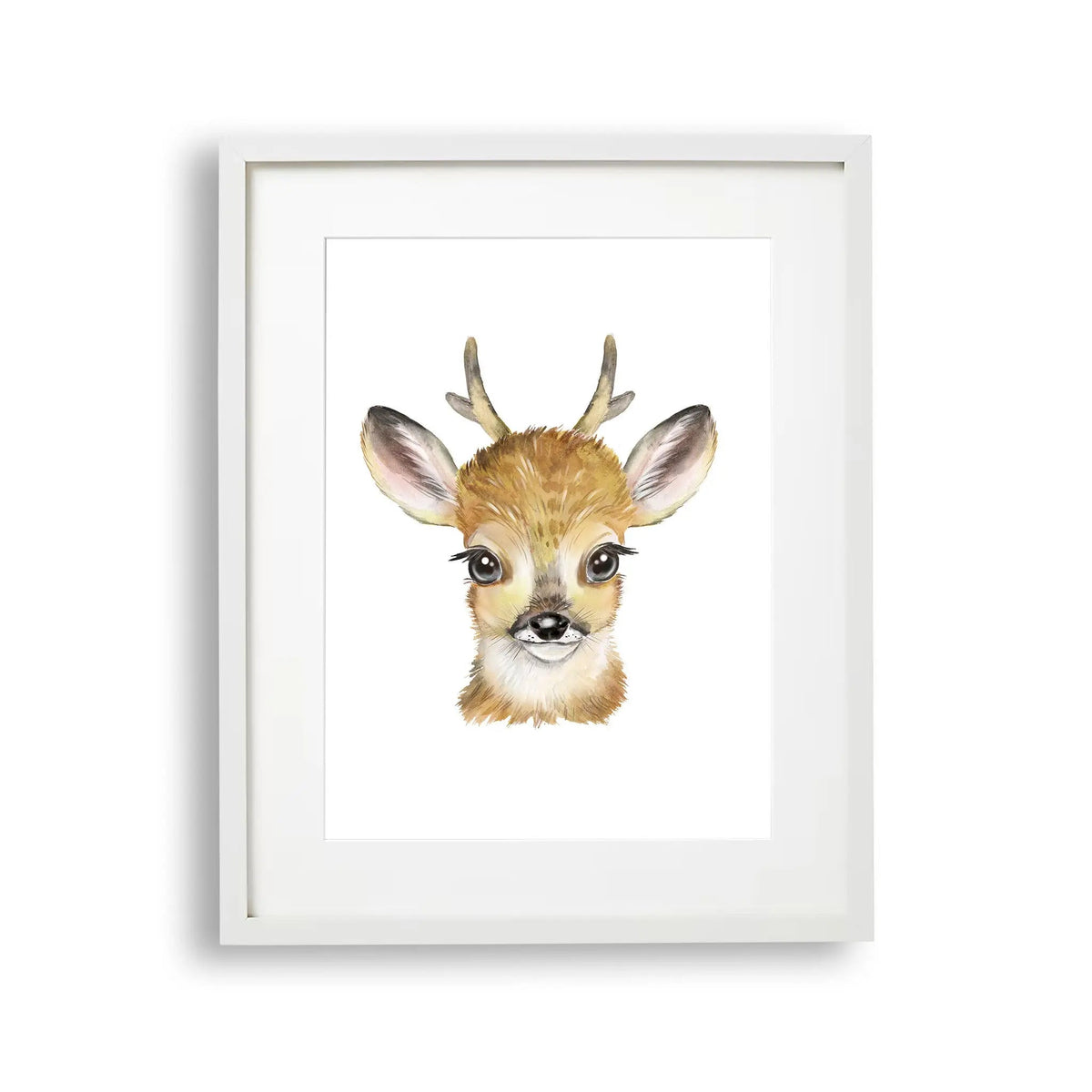 Tablou cu rama pentru copii care ilustreaza un pui de cerb capturand frumusetea si inocenta acestui animal prin intermediul tehnicii acuarelei baby deer